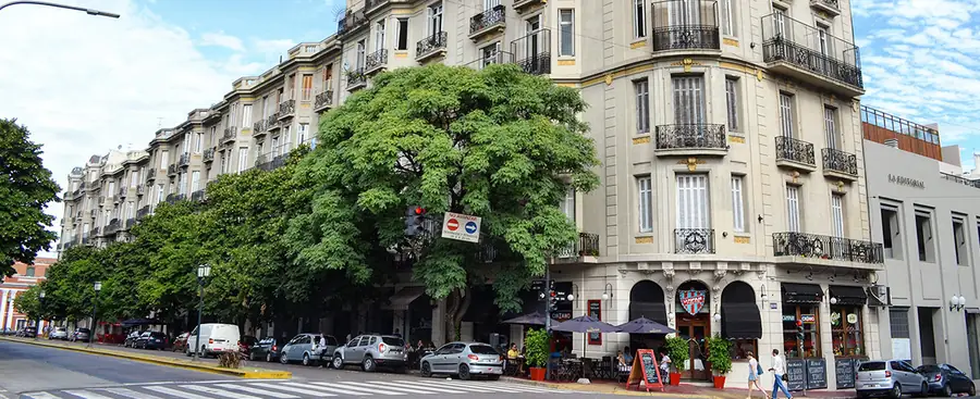 Avenida Montes de Oca, Barracas